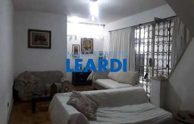 Imagem: A casa possui 2 Dormitórios, 2 Banheiros, 1 Vaga na garagem