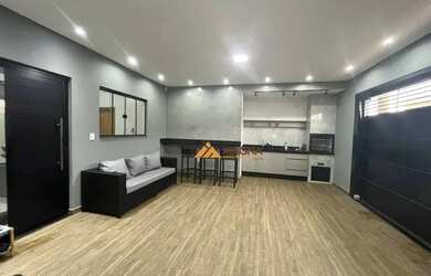 Imagem: A casa possui 3 Dormitórios, 3 Banheiros, 2 Vagas na garagem