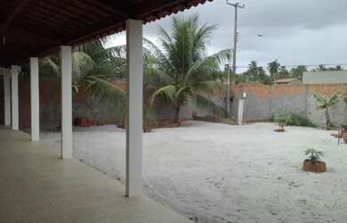 Imagem: A casa possui 3 Dormitórios, 3 Banheiros, 3 Vagas na garagem