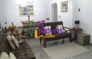 Imagem: A casa possui 3 Dormitórios, 3 Banheiros, 2 Vagas na garagem