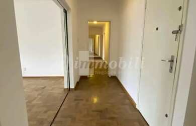 Imagem 4: Higienopolis-SP. Varanda, Guarda roupa, 235m² de Áreae2 Vagas na garagem