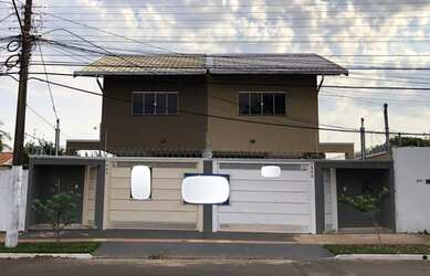 Imagem: A casa possui 3 Dormitórios, 2 Banheiros, 180m² de Área e