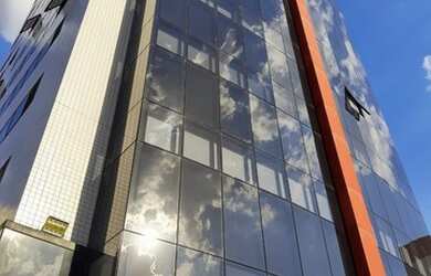 Imagem: O depósito possui 5 Vagas na garagem, 260m² de Área e está