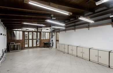 Imagem 3: Ponto comercial/Loja/Box para aluguel tem 194 metros quadrados