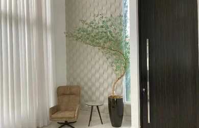 Imagem: A casa em condomínio possui 4 Dormitórios, 5 Banheiros, 2