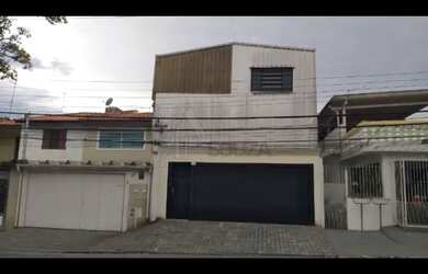 Imagem: A casa possui 3 Dormitórios, 2 Banheiros, 1 Vaga na garagem