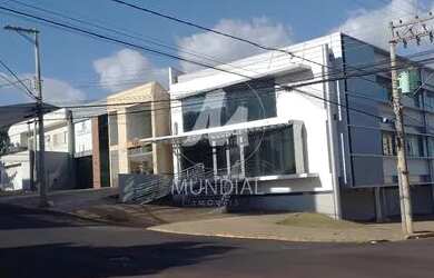 Imagem: O depósito possui 5 Vagas na garagem, 1.100m² de Área e