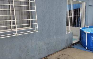 Imagem: A casa à venda possui 2 Dormitórios e 1 Banheiro e está localizado