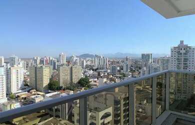 Imagem: O apartamento possui 3 Dormitórios, 1 Banheiro, 3 Vagas na