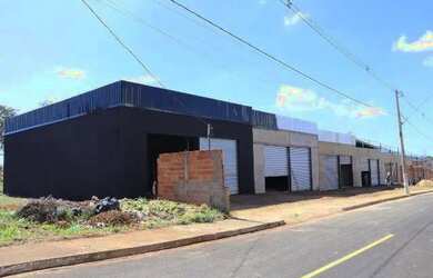 Imagem: O depósito possui 648m² de Área e está localizado em Shopping