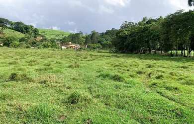 Imagem: O terreno possui 600m² de Área e está localizado em Centro