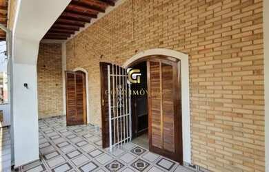 Imagem: A casa possui 2 Dormitórios, 1 Banheiro, 1 Vaga na garagem