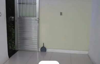 Imagem: A casa possui 2 Dormitórios, 1 Banheiro e está localizado