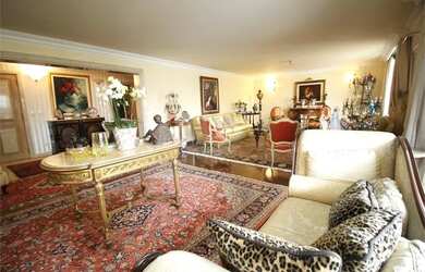 Imagem: O apartamento possui 4 Dormitórios, 5 Banheiros, 4 Vagas na