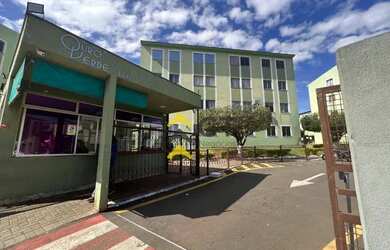 Imagem: O apartamento possui 3 Dormitórios, 1 Banheiro, 1 Vaga na garagem