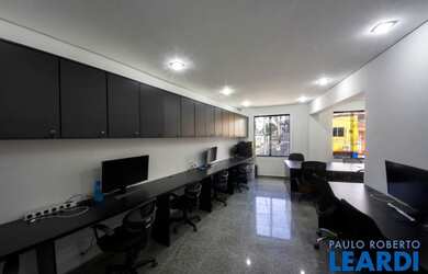 Imagem: O depósito possui 30m² de Área e está localizado em Jardim