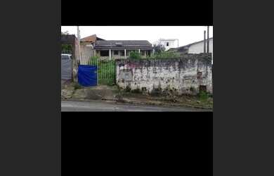 Imagem: A casa possui 1 Dormitório, 1 Banheiro, 5 Vagas na garagem