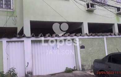 Imagem: A casa possui 4 Dormitórios, 4 Banheiros, 2 Vagas na garagem