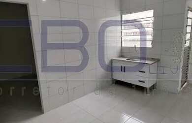 Imagem: A casa possui 1 Dormitório, 1 Banheiro, 1 Vaga na garagem e