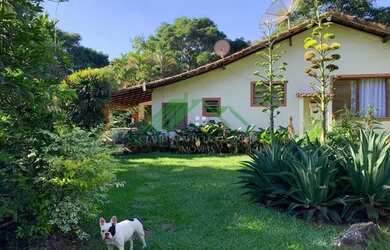 Imagem: A casa para alugar possui 4 Dormitórios, 2 Banheiros, 1 Vaga