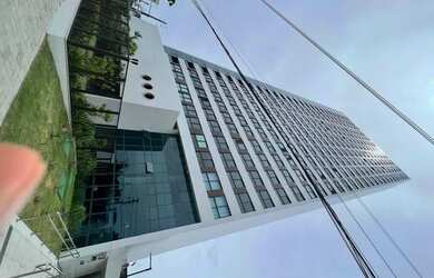 Imagem: O apartamento possui 1 Dormitório, 1 Banheiro, 1 Vaga na garagem