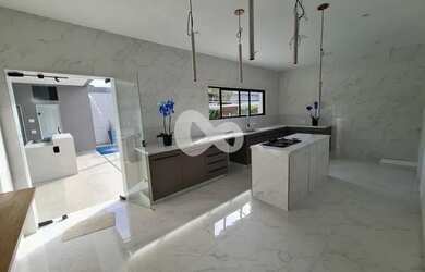 Imagem 11: Casa de condomínio para venda tem 270 metros quadrados com 4 quartos