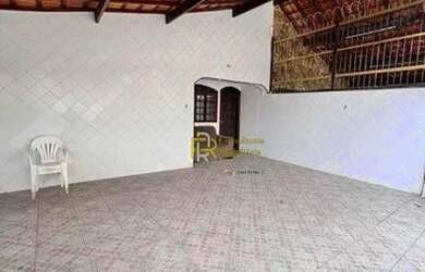 Imagem: A casa possui 2 Dormitórios, 1 Banheiro, 4 Vagas na garagem