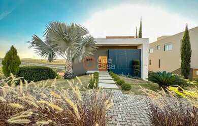 Imagem: A casa em condomínio possui 3 Dormitórios, 5 Banheiros, 5