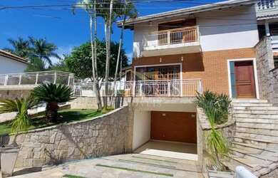 Imagem: A casa em condomínio possui 3 Dormitórios, 5 Banheiros, 295m²