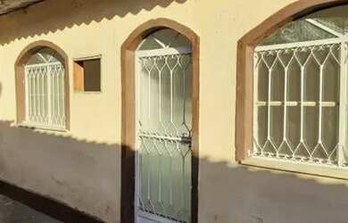 Imagem: A casa possui 1 Dormitório, 1 Banheiro, 30m² de Área e está