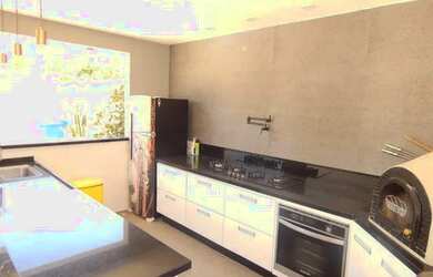 Imagem 2: Casa de condomínio para aluguel tem 255 metros quadrados com 4 quartos