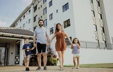 Imagem: O apartamento possui 3 Dormitórios, 2 Banheiros, 2 Vagas na