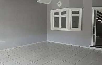 Imagem: A casa possui 3 Dormitórios, 4 Banheiros, 2 Vagas na garagem