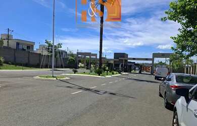 Imagem: A casa em condomínio possui 4 Dormitórios, 3 Banheiros, 3