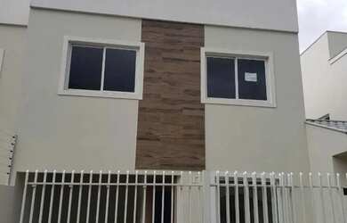 Imagem: A casa possui 3 Dormitórios, 1 Banheiro, 1 Vaga na garagem