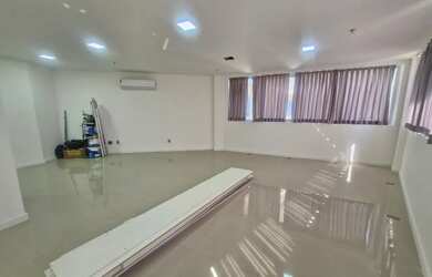 Imagem: O depósito possui 1 Vaga na garagem, 45m² de Área e está