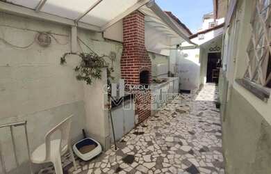 Imagem: A casa possui 3 Dormitórios, 3 Banheiros, 1 Vaga na garagem