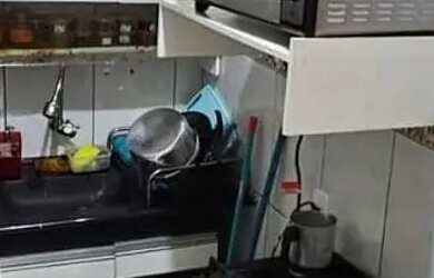 Imagem: A casa possui 3 Dormitórios, 2 Banheiros, 1 Vaga na garagem