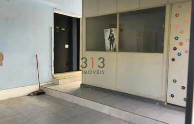 Imagem 8: Ampla casa de rua linear composta de sala com varios divisorias sotao...