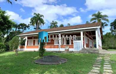 Imagem: A fazenda possui 800m² de Área e está localizado em Embu-Guacu