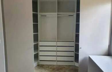 Imagem: O apartamento possui 2 Dormitórios, 1 Banheiro, 2 Vagas na