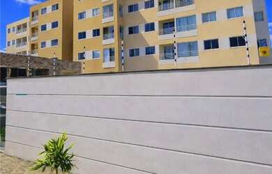 Imagem: O apartamento possui 3 Dormitórios, 1 Banheiro, 2 Vagas na