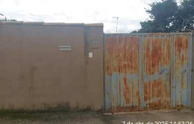 Imagem: A casa possui 2 Dormitórios, 1 Banheiro, 1 Vaga na garagem