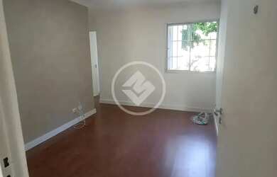 Imagem: O apartamento possui 2 Dormitórios, 1 Banheiro, 2 Vagas na