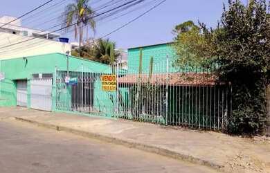 Imagem: A casa possui 3 Dormitórios, 3 Banheiros, 1 Vaga na garagem