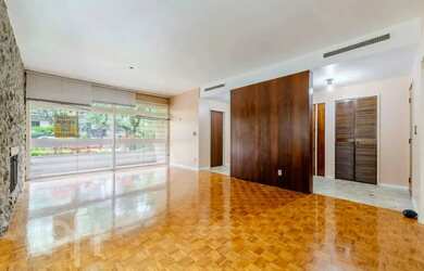 Imagem: O apartamento possui 4 Dormitórios, 5 Banheiros, 3 Vagas na