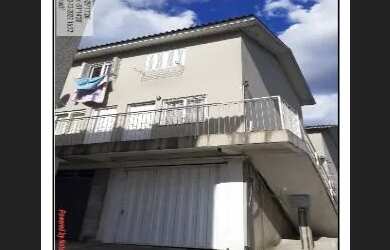 Imagem: A casa possui 2 Dormitórios, 1 Banheiro, 1 Vaga na garagem