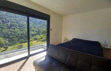 Imagem 5: Casa com 3 suites e 4 vagas no Condominio Valville