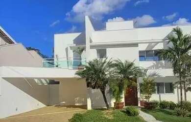 Imagem: A casa em condomínio possui 3 Dormitórios, 5 Banheiros, 4