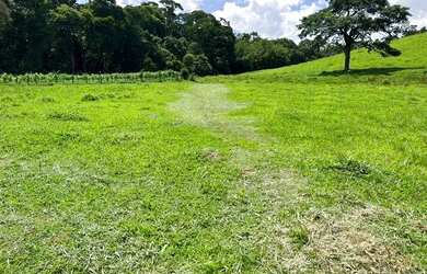 Imagem: O terreno possui 600m² de Área e está localizado em Centro
